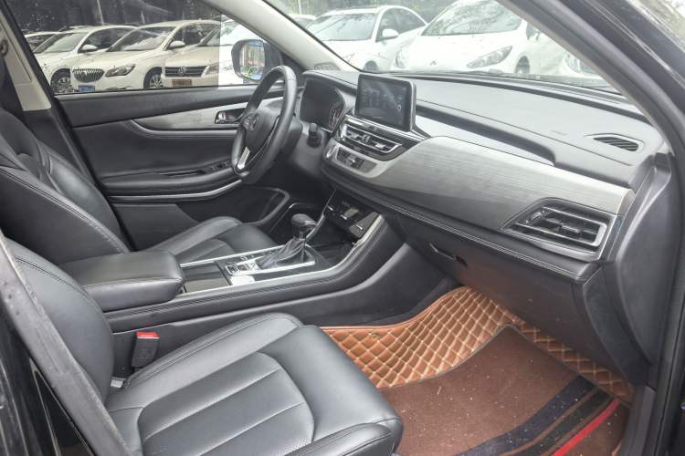 Used CHANGAN CS75 2019 280T DCT Million Edition China VI Standard Interior 9