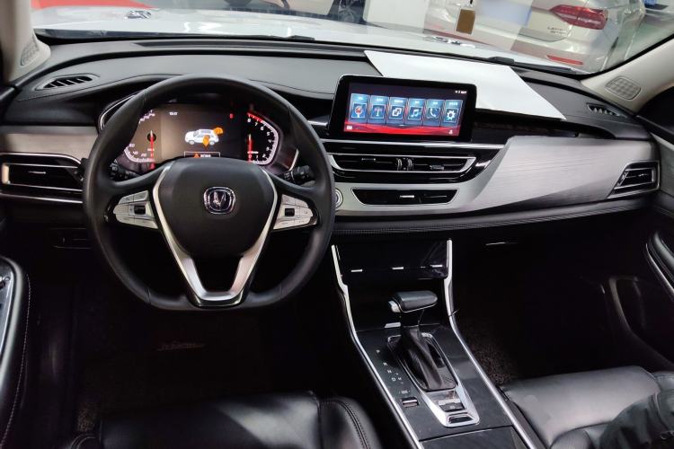 Used CHANGAN CS75 2019 280T DCT Million Edition China VI Standard Center Console