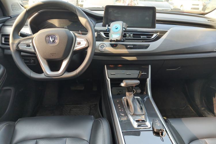 Used CHANGAN CS75 2019 280T DCT Million Edition China VI Standard Center Console