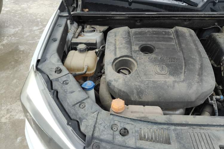Used CHANGAN CS75 2019 280T DCT Million Edition China VI Standard Engine Bay Right