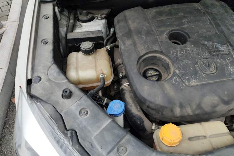 Used CHANGAN CS75 2019 280T DCT Million Edition China VI Standard Engine Bay Right