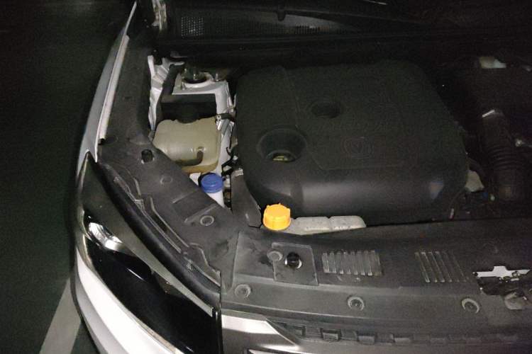Used CHANGAN CS75 2019 280T DCT Million Edition China VI Standard Engine Bay Right