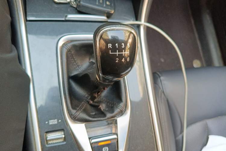 Used CHANGAN CS75 2019 280T Manual Million Edition China VI Gear Lever
