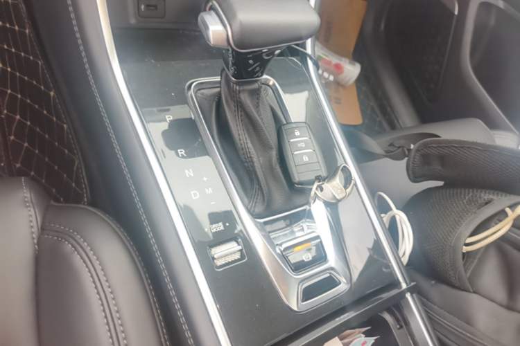 Used CHANGAN CS75 2019 280T DCT Million Edition China VI Standard Gear Lever