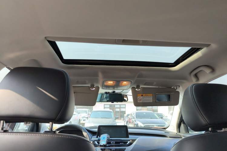 Used CHANGAN CS75 2019 280T DCT Million Edition China VI Standard Headliner