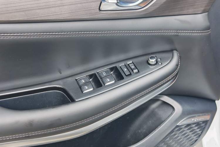 Used CHANGAN CS75 2019 280T DCT Million Edition China VI Standard Interior 10