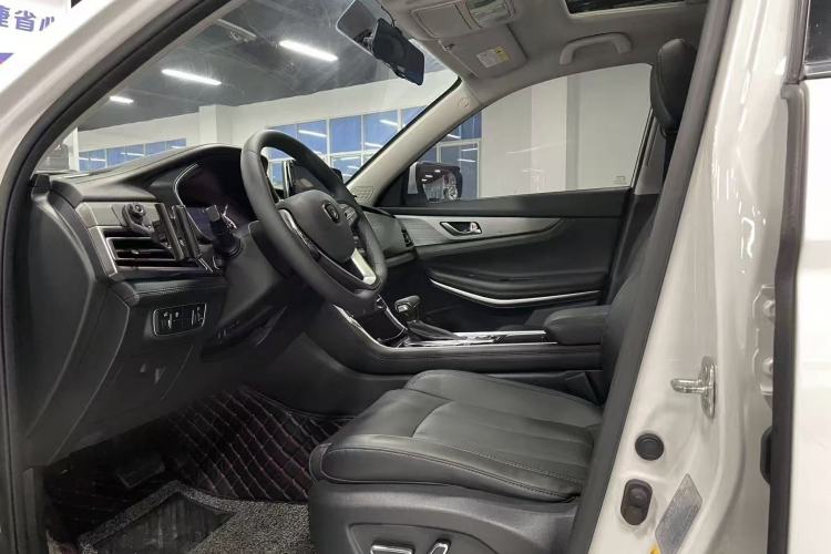Used CHANGAN CS75 2019 280T DCT Million Edition China VI Standard Interior 2