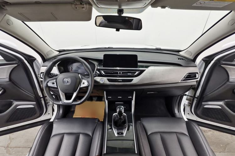 Used CHANGAN CS75 2019 280T Manual Million Edition China VI Interior 3