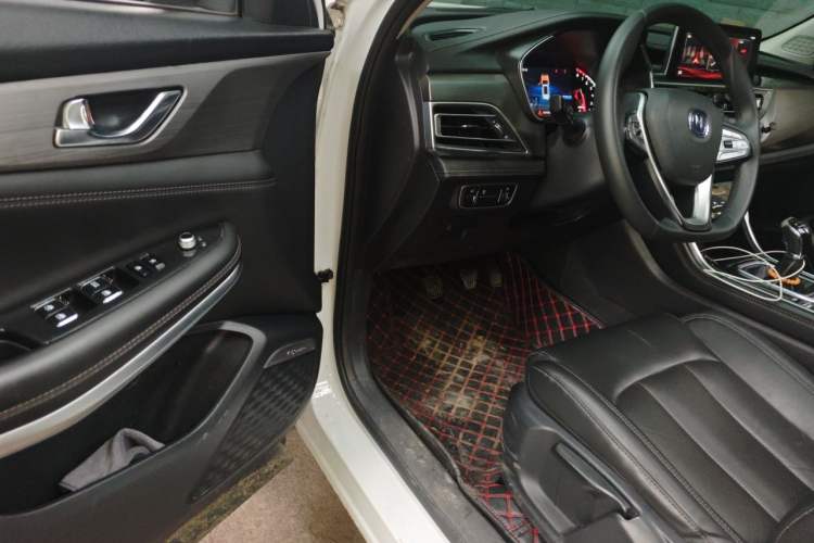 Used CHANGAN CS75 2019 280T Manual Million Edition China VI Interior 3