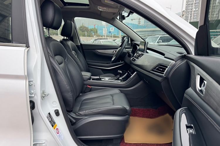 Used CHANGAN CS75 2019 280T DCT Million Edition China VI Standard Interior 3