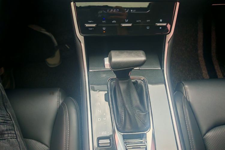 Used CHANGAN CS75 2019 280T DCT Million Edition China VI Standard Interior 4