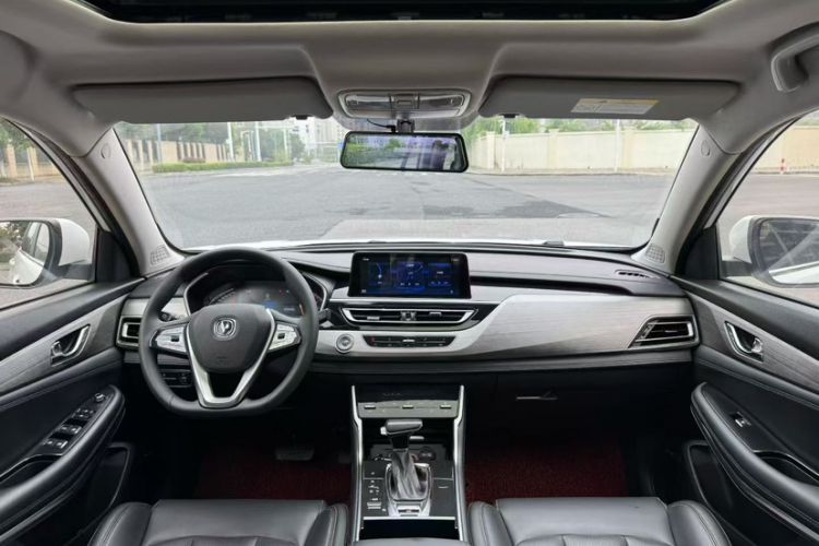 Used CHANGAN CS75 2019 280T DCT Million Edition China VI Standard Interior 5