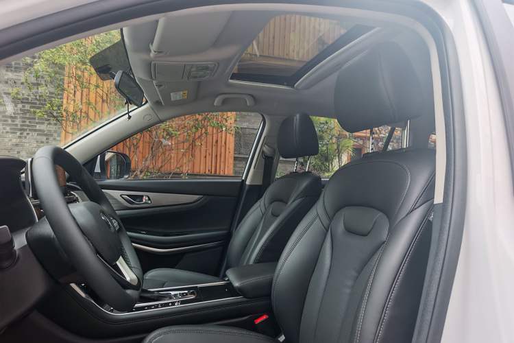 Used CHANGAN CS75 2019 280T DCT Million Edition China VI Standard Interior 6