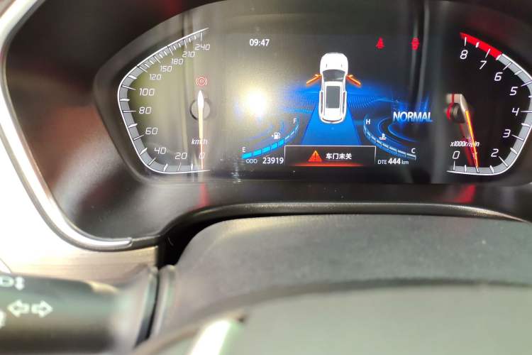 Used CHANGAN CS75 2019 280T Manual Million Edition China VI Odometer Close Up