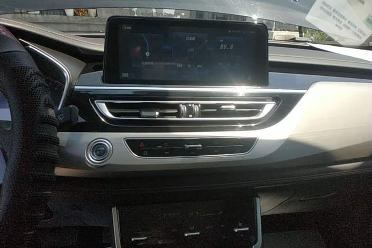 Used CHANGAN CS75 2020 280T DCT Luxury Version China VI Standard Audio And AC Panel