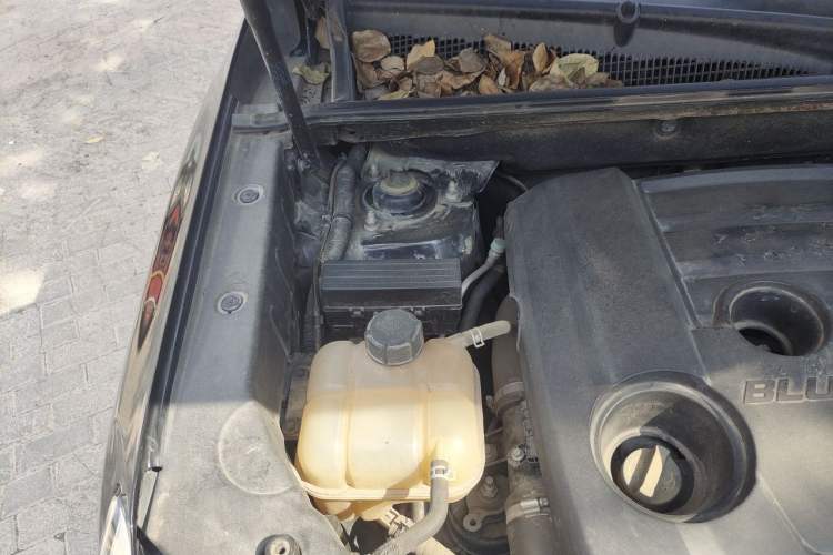 Used CHANGAN CS75 2020 280T DCT Luxury Model China VI Standard Engine Bay Right