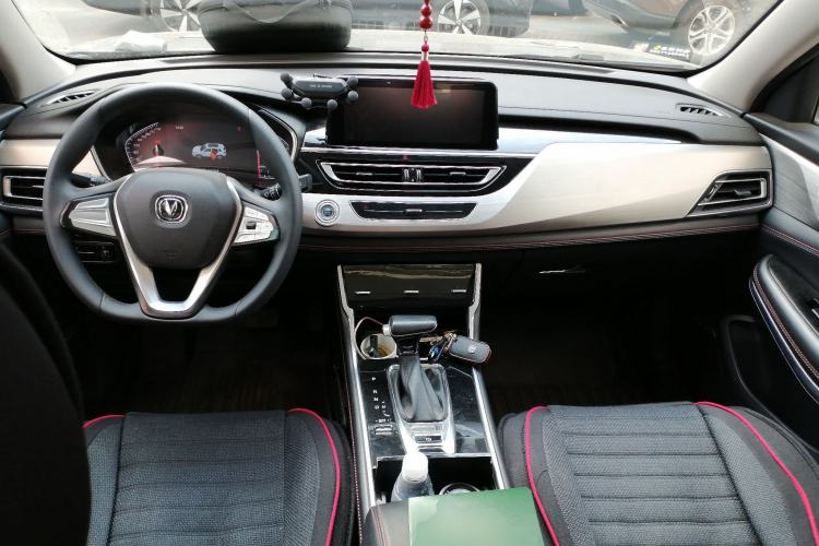 Used CHANGAN CS75 2020 280T DCT Luxury Model China VI Standard Center Console