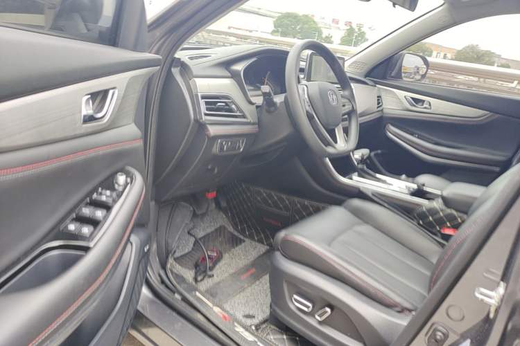 Used CHANGAN CS75 2020 280T DCT Luxury Version China VI Standard Driver Seat