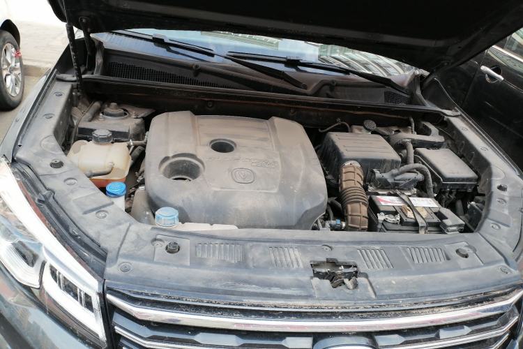 Used CHANGAN CS75 2020 280T DCT Luxury Model China VI Standard Engine Bay