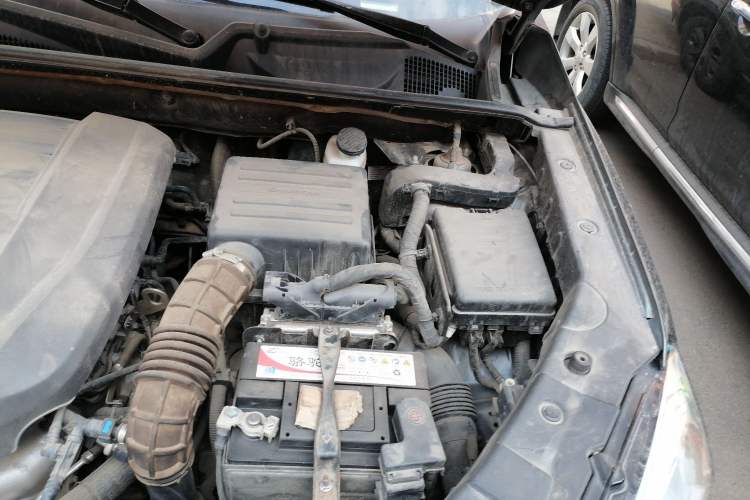 Used CHANGAN CS75 2020 280T DCT Luxury Model China VI Standard Engine Bay Left