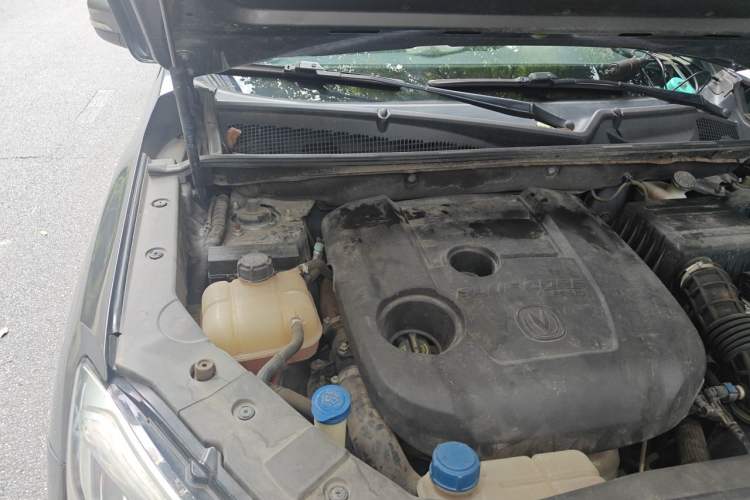 Used CHANGAN CS75 2020 280T DCT Luxury Model China VI Standard Engine Bay Right