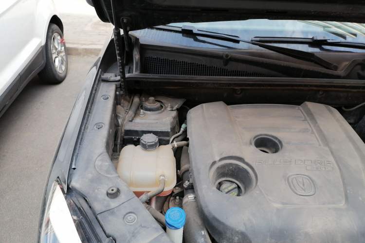 Used CHANGAN CS75 2020 280T DCT Luxury Model China VI Standard Engine Bay Right