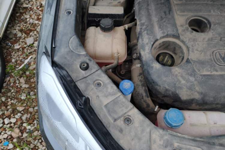 Used CHANGAN CS75 2020 280T DCT Luxury Model China VI Standard Engine Bay Right