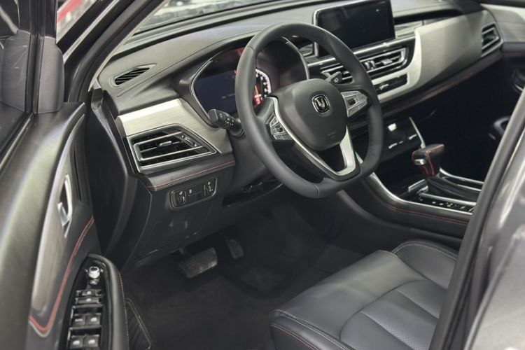 Used CHANGAN CS75 2020 280T DCT Luxury Version China VI Standard Interior 2