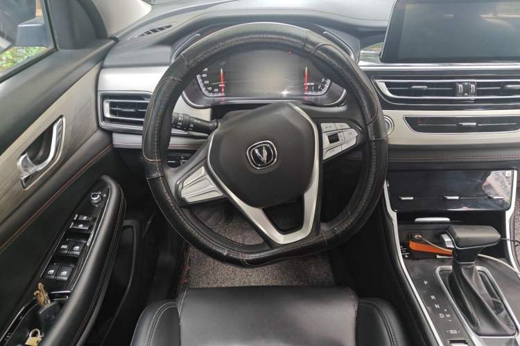 Used CHANGAN CS75 2020 280T DCT Luxury Model China VI Standard Steering Wheel