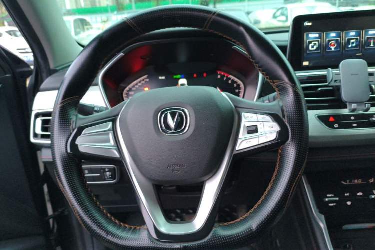 Used CHANGAN CS75 2020 280T DCT Luxury Model China VI Standard Steering Wheel