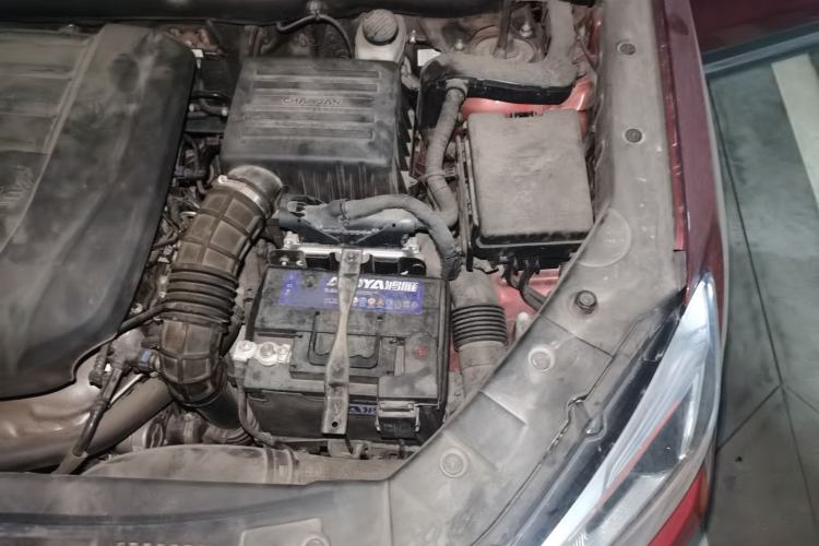 Used CHANGAN CS75 2020 280T Manual Elite Version China VI Standard Engine Bay Left