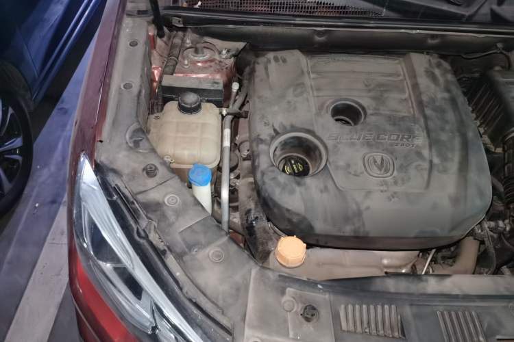 Used CHANGAN CS75 2020 280T Manual Elite Version China VI Standard Engine Bay Right