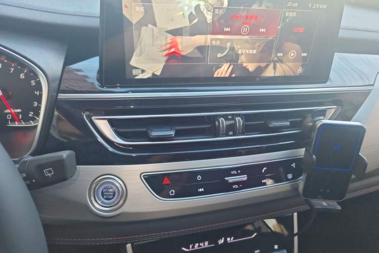 Used CHANGAN CS75 2020 280T Manual Elite Version China VI Standard Audio And AC Panel
