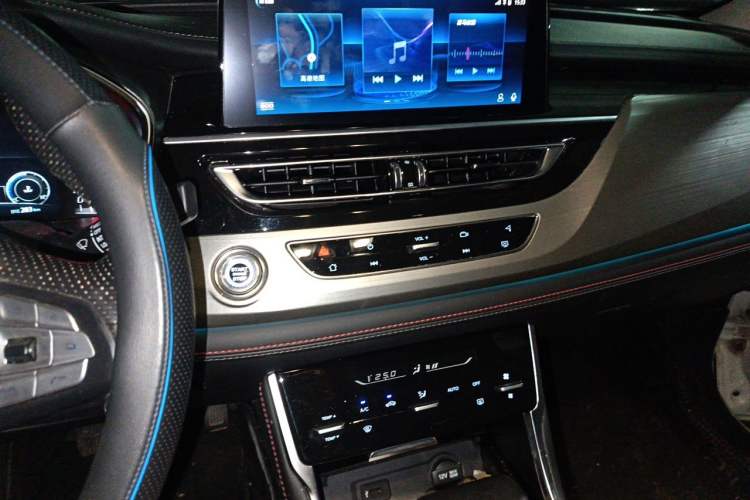 Used CHANGAN CS75 2020 280T Automatic Smart Edition China VI Audio And AC Panel