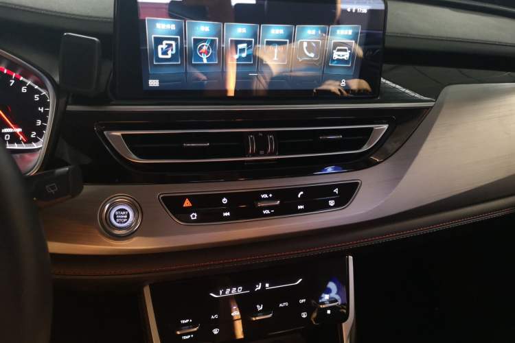 Used CHANGAN CS75 2020 280T DCT Luxury Model China VI Standard Audio And AC Panel