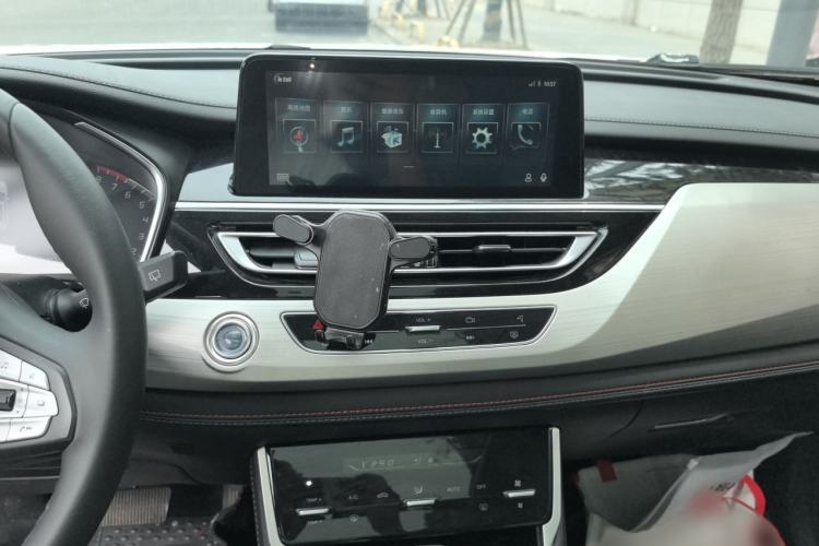 Used CHANGAN CS75 2020 280T DCT Luxury Version China VI Standard Audio And AC Panel