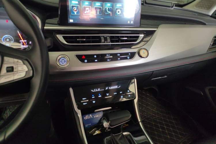 Used CHANGAN CS75 2020 280T DCT Luxury Version China VI Standard Audio And AC Panel