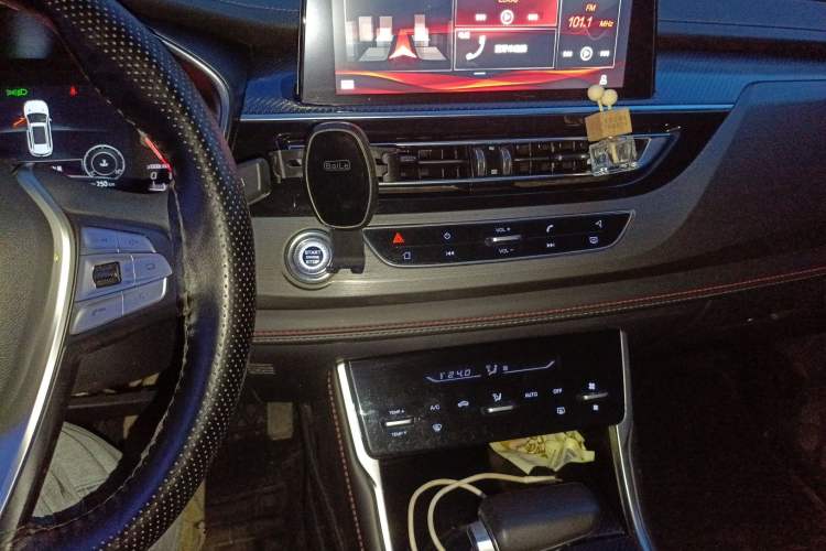 Used CHANGAN CS75 2020 280T DCT Luxury Model China VI Standard Audio And AC Panel
