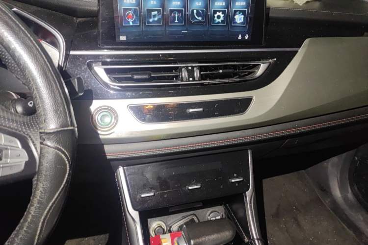 Used CHANGAN CS75 2020 280T Automatic Smart Edition China VI Standard Audio And AC Panel