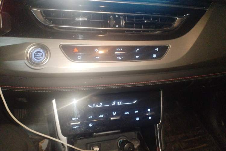 Used CHANGAN CS75 2020 280T Manual Elite Version China VI Audio And AC Panel