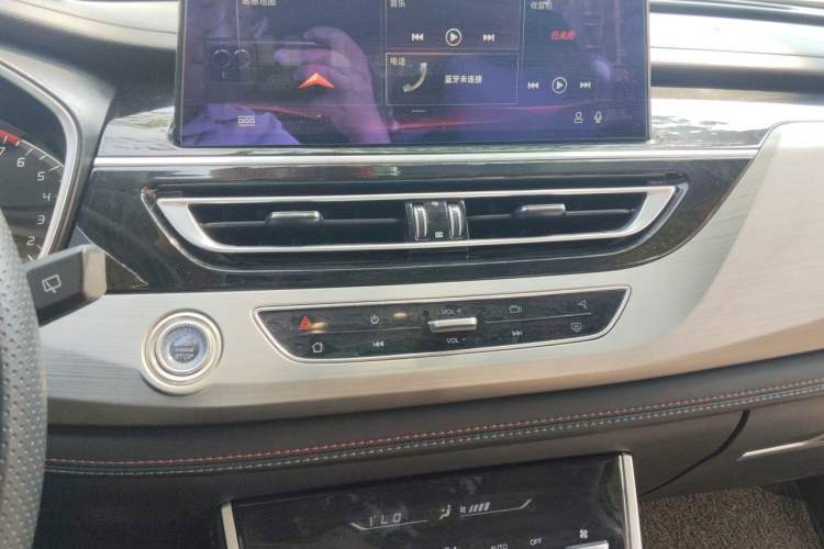Used CHANGAN CS75 2020 280T Manual Elite Version China VI Audio And AC Panel