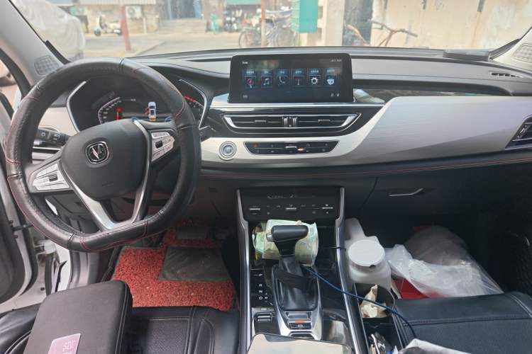 Used CHANGAN CS75 2020 280T DCT Luxury Version China VI Standard Audio And AC Panel