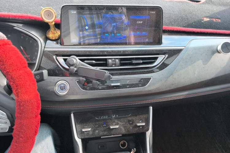 Used CHANGAN CS75 2020 280T DCT Luxury Model China VI Standard Audio And AC Panel