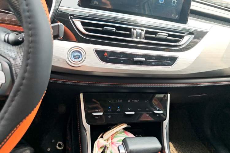 Used CHANGAN CS75 2020 280T Automatic Smart Edition China VI Audio And AC Panel
