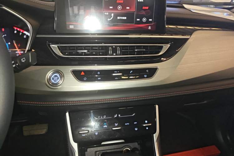 Used CHANGAN CS75 2020 280T DCT Luxury Model China VI Standard Audio And AC Panel