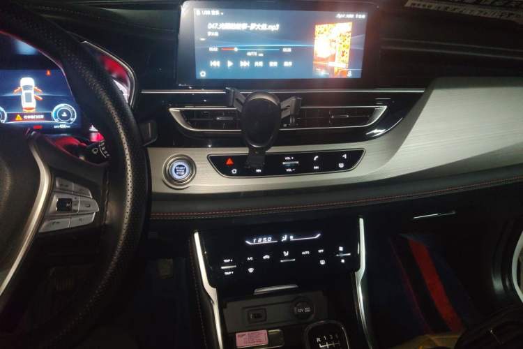 Used CHANGAN CS75 2020 280T Manual Elite Version China VI Standard Audio And AC Panel