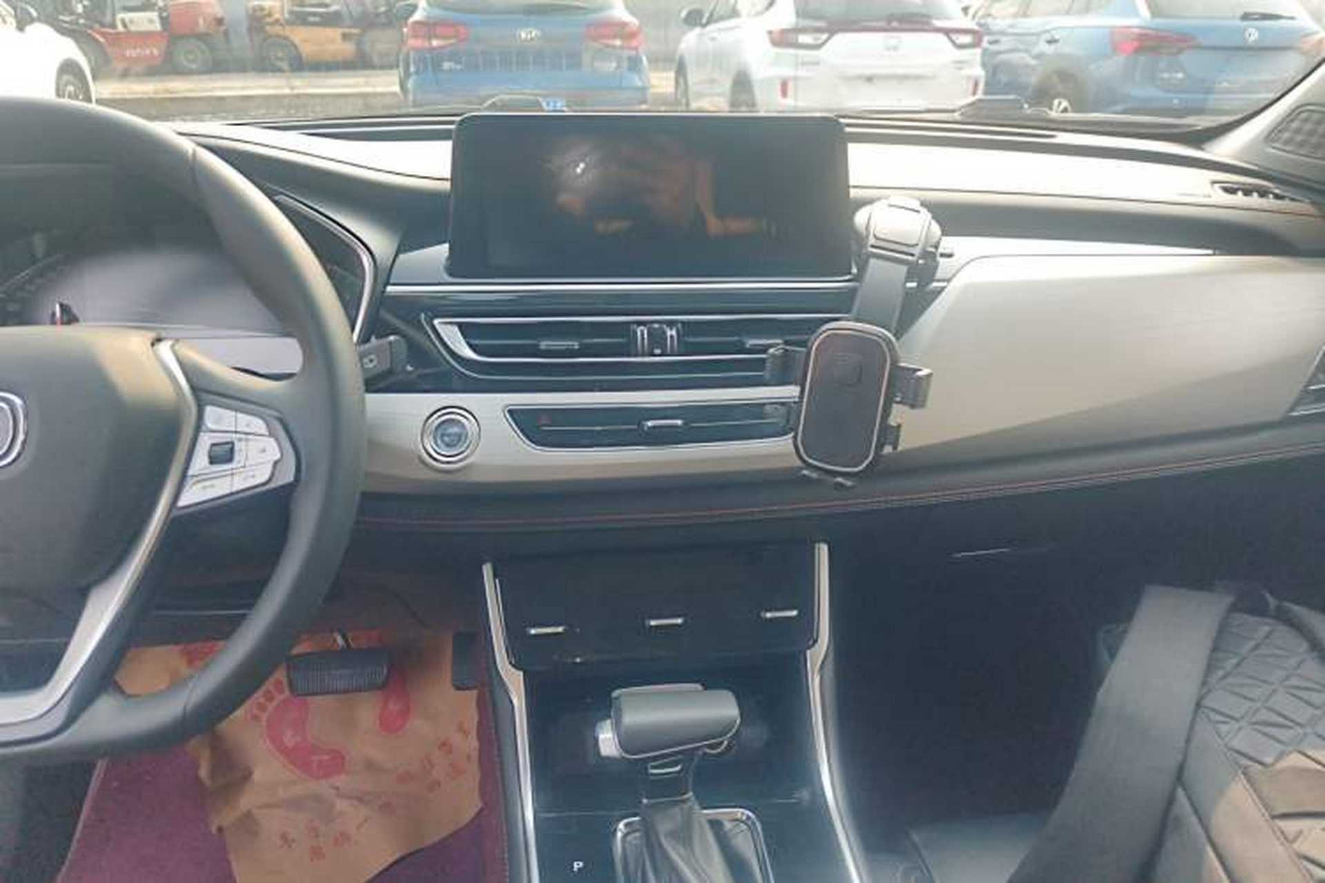 Used CHANGAN CS75 2020 280T DCT Luxury Version China VI Standard Audio And AC Panel