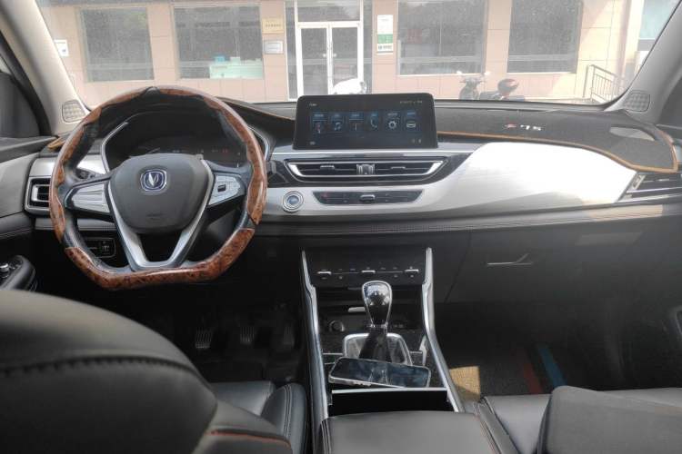 Used CHANGAN CS75 2020 280T Manual Smart Edition China VI Standard Center Console