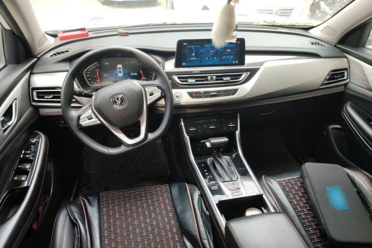 Used CHANGAN CS75 2020 280T DCT Luxury Version China VI Standard Center Console