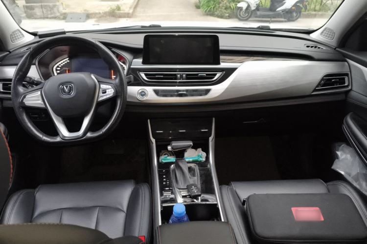 Used CHANGAN CS75 2020 280T Automatic Smart Edition China VI Standard Center Console